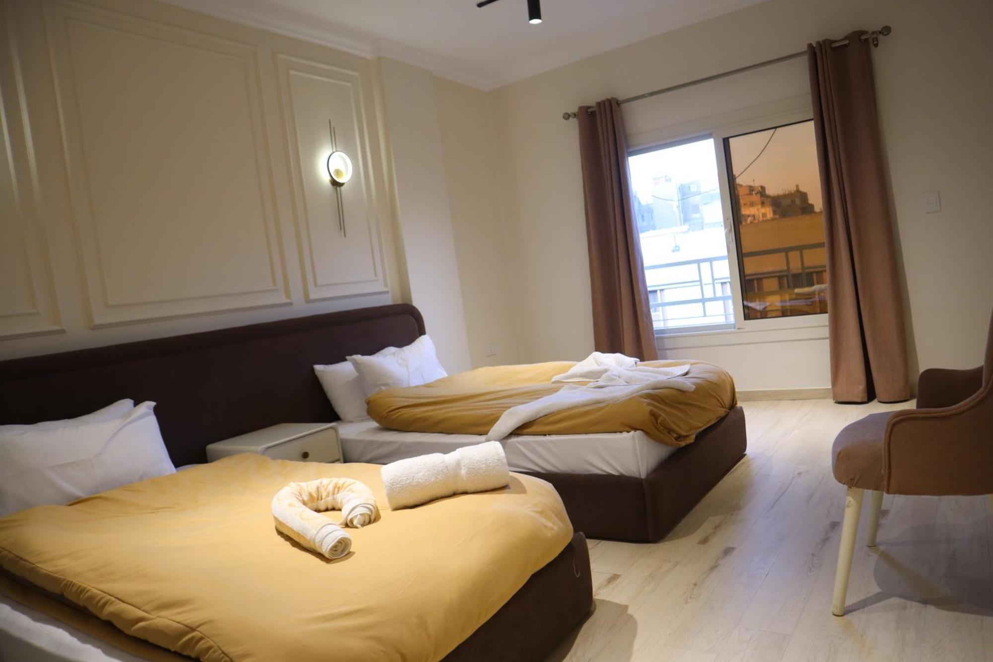 Calma Downtown Hostel *
