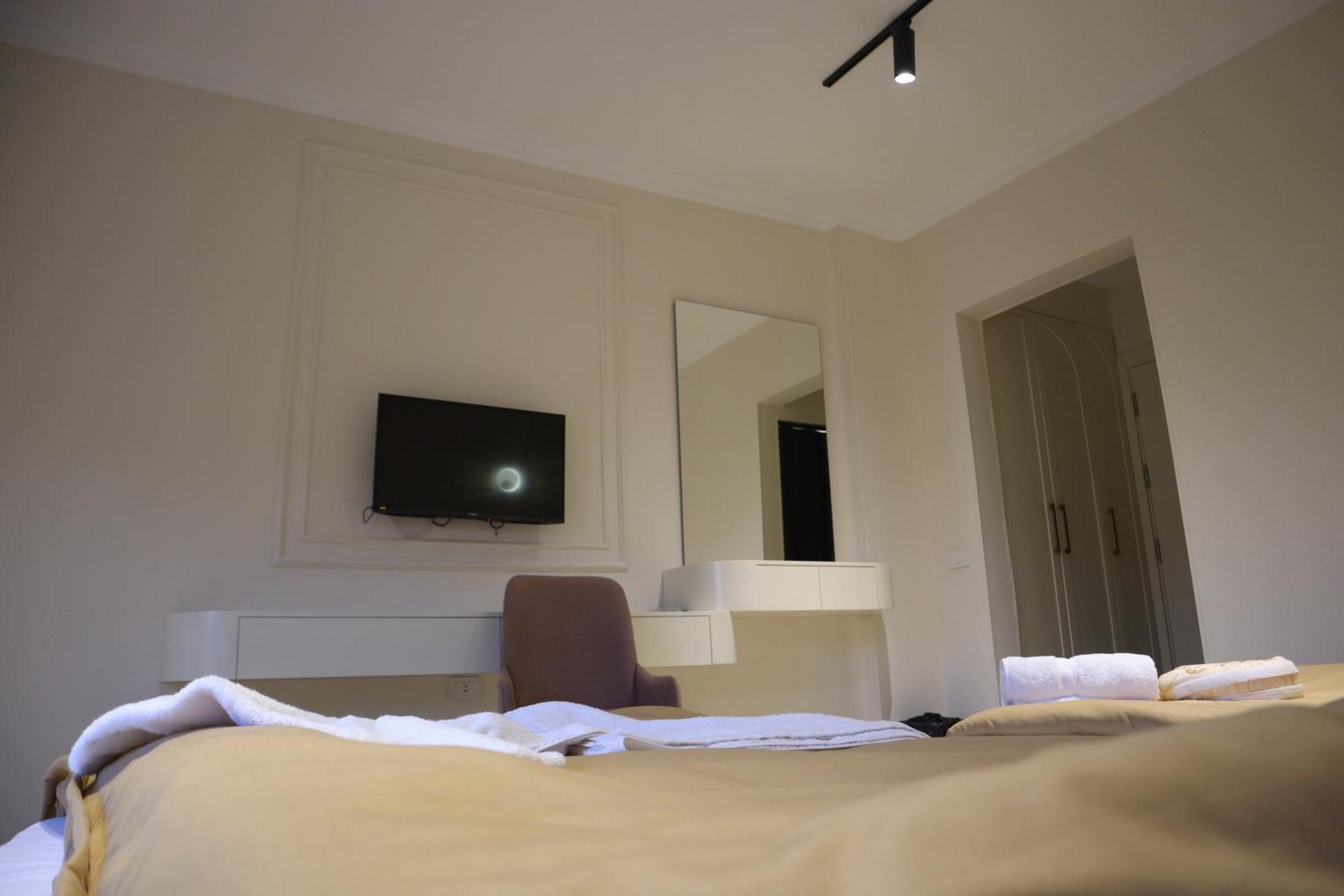 Calma Downtown Hostel *